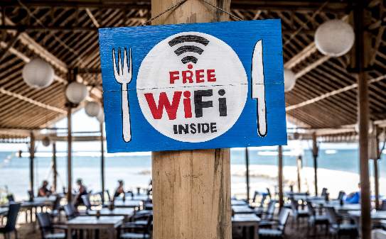 Risks of Using Public Wi-Fi Networks and How to Prevent Them tips-and-tricks